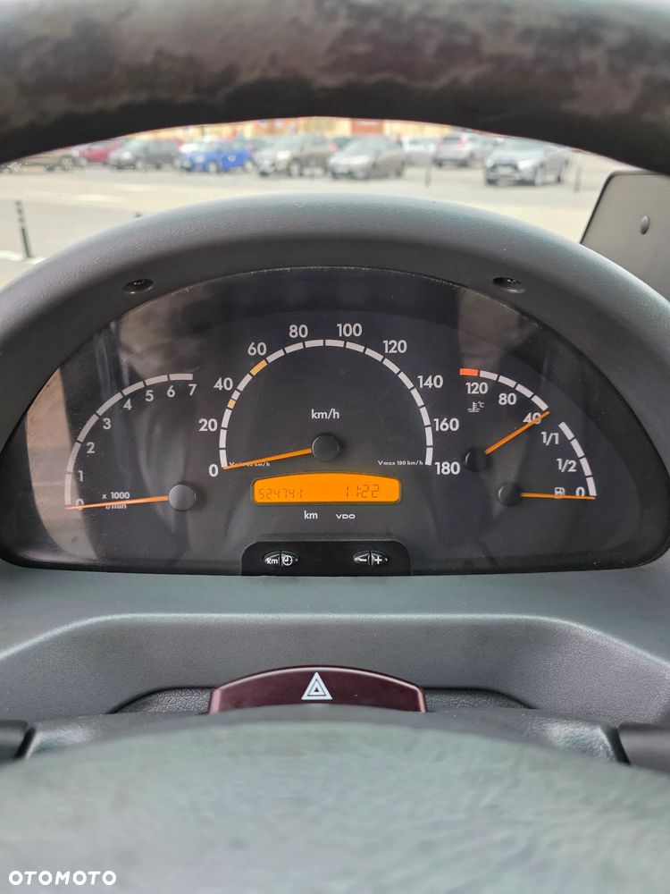 Mercedes-Benz Sprinter - 11