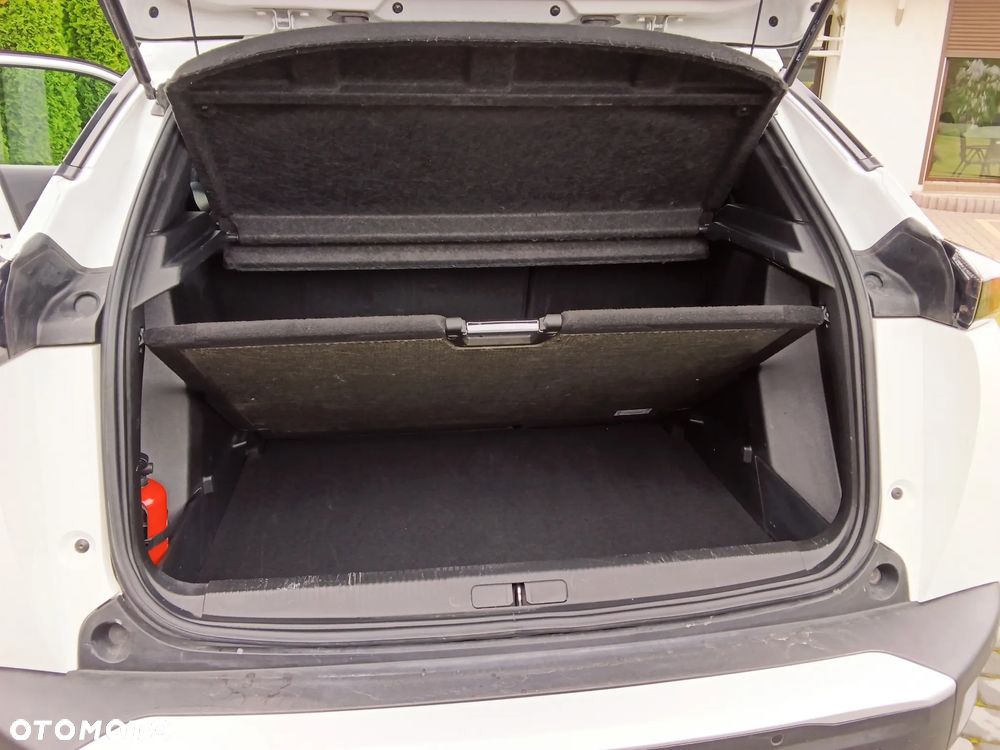 Peugeot 2008 - 12