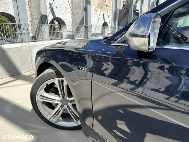 Audi S8 - 26