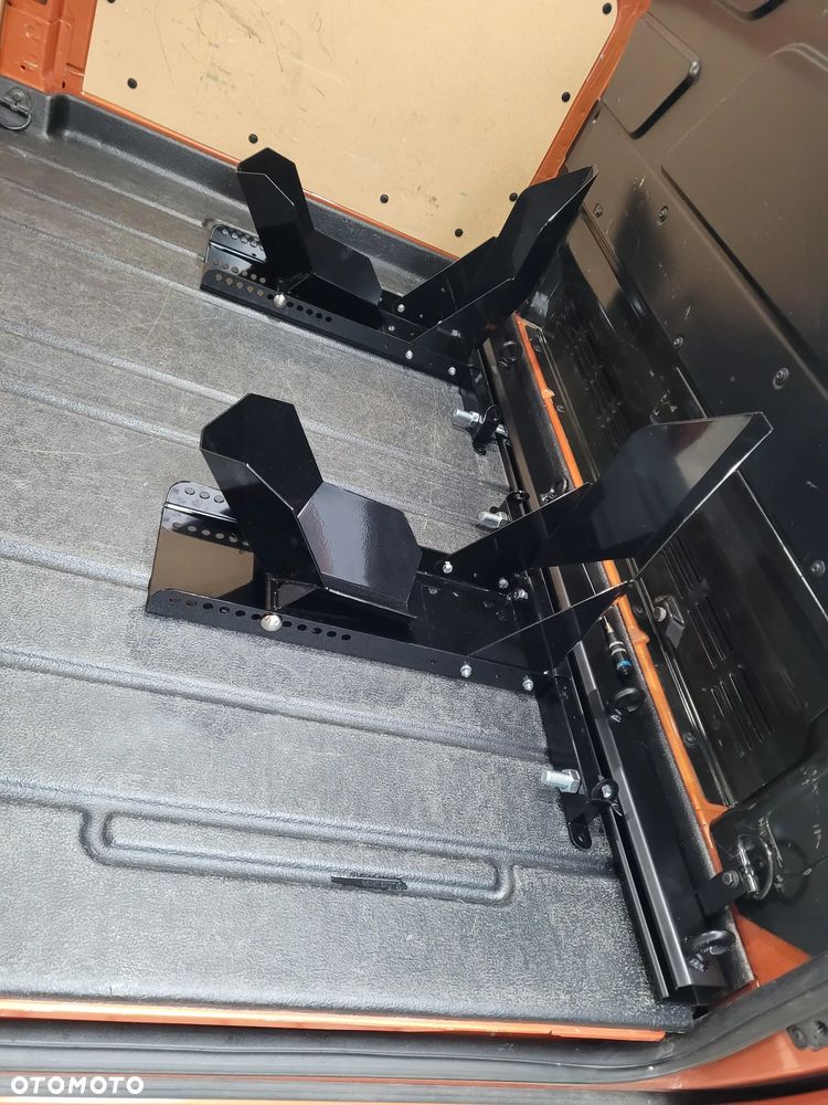Ford TRANSIT CUSTOM - 4