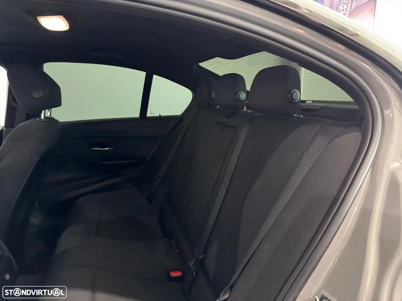BMW 320 d EfficientDynamics Auto - 15