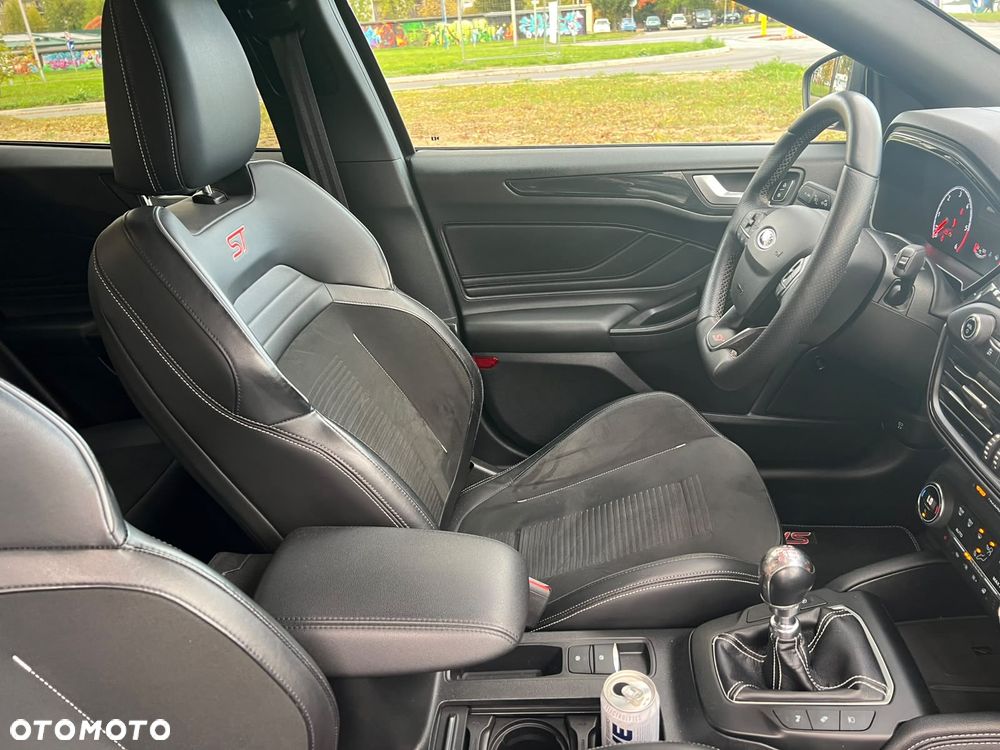 Ford Focus 2.0 EcoBlue ST - 17