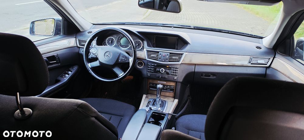Mercedes-Benz Klasa E 220 CDI DPF BlueEFFICIENCY Automatik Elegance - 5