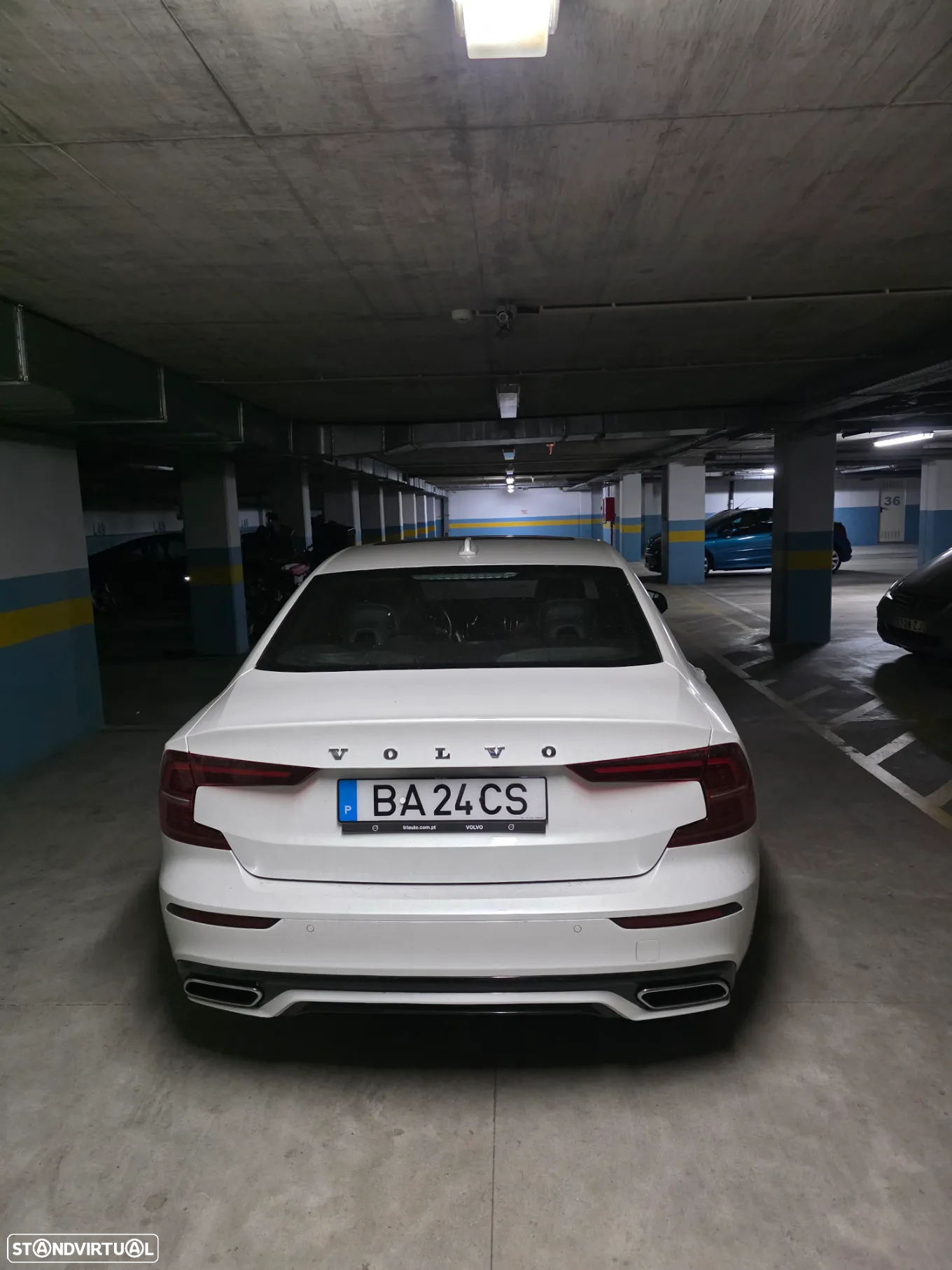Volvo S60 2.0 T8 PHEV R-Design AWD - 3