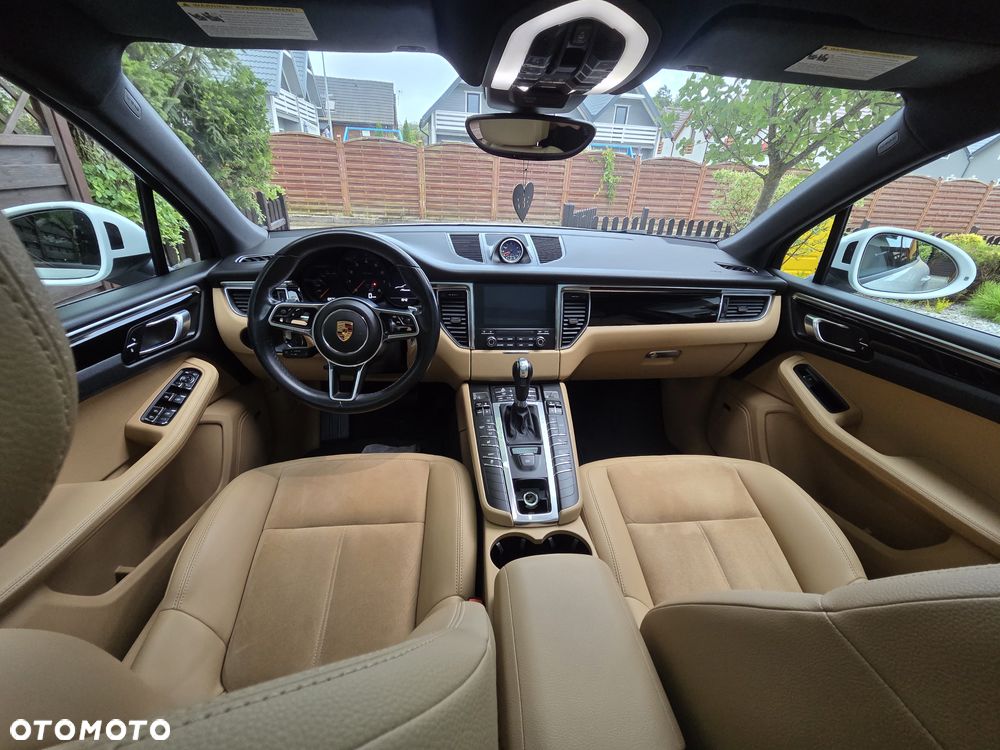 Porsche Macan Standard - 24
