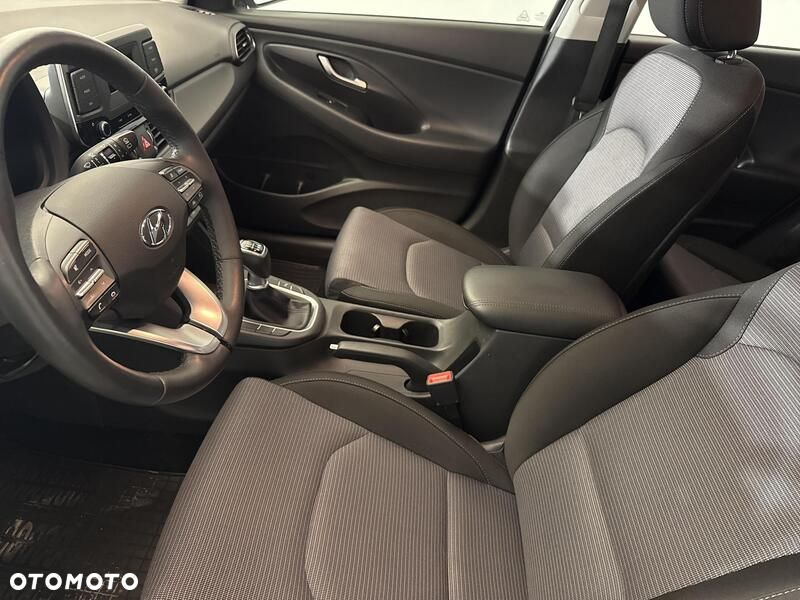 Hyundai i30 1.5 DPI Classic + - 11