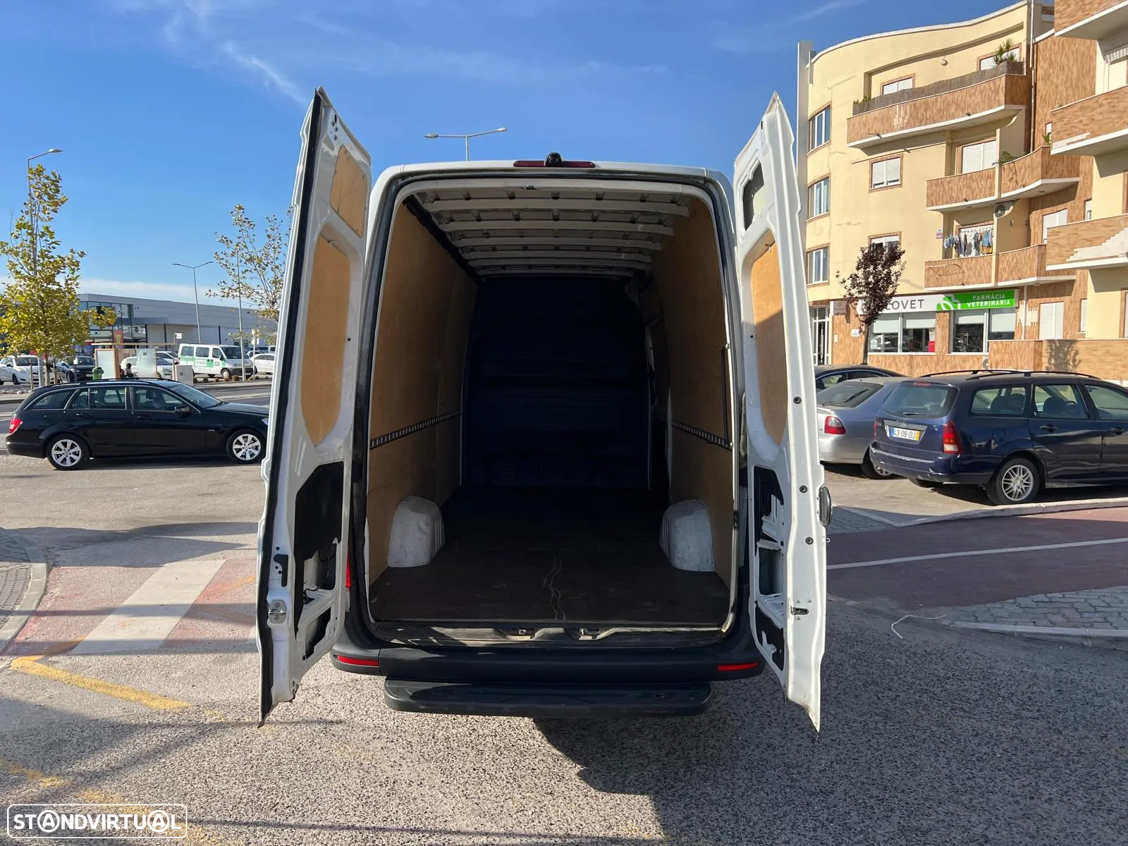 Mercedes-Benz Sprinter - 10
