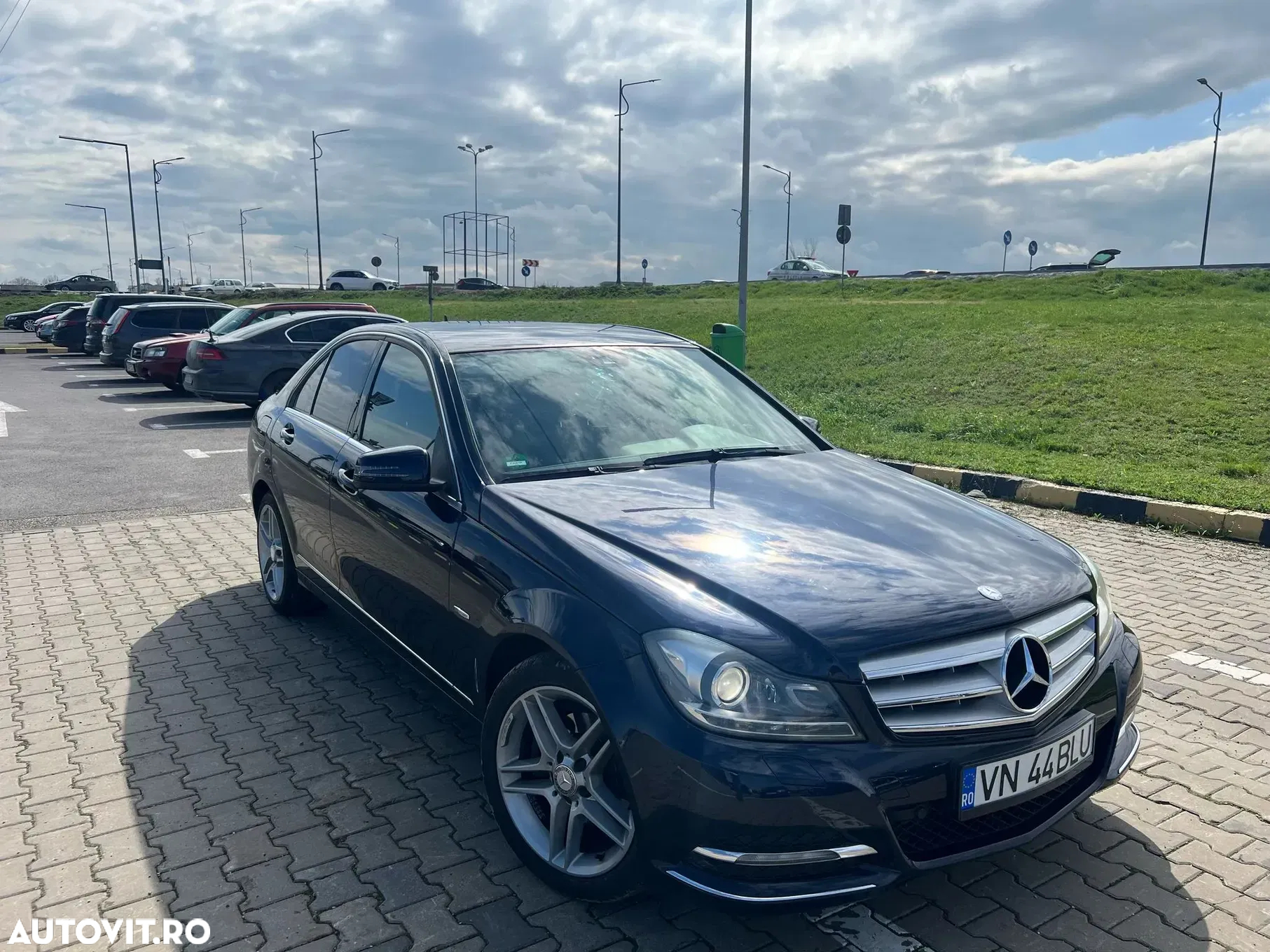 Mercedes-Benz C 200 T (BlueEFFICIENCY) 7G-TRONIC Avantgarde - 2