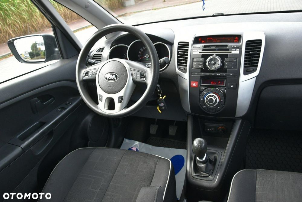 Kia Venga - 8
