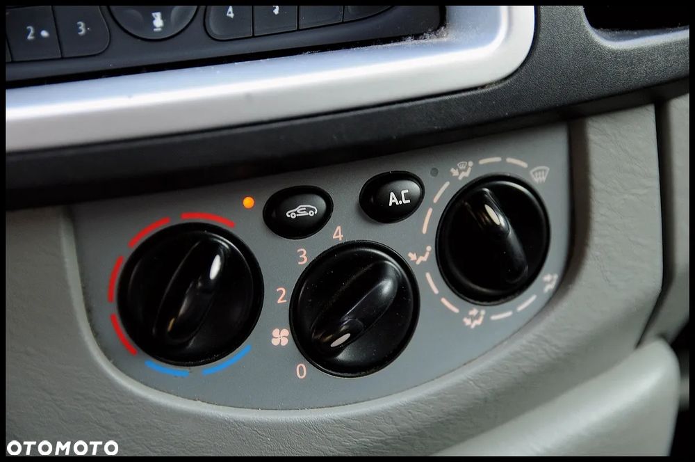 Opel Vivaro - 20