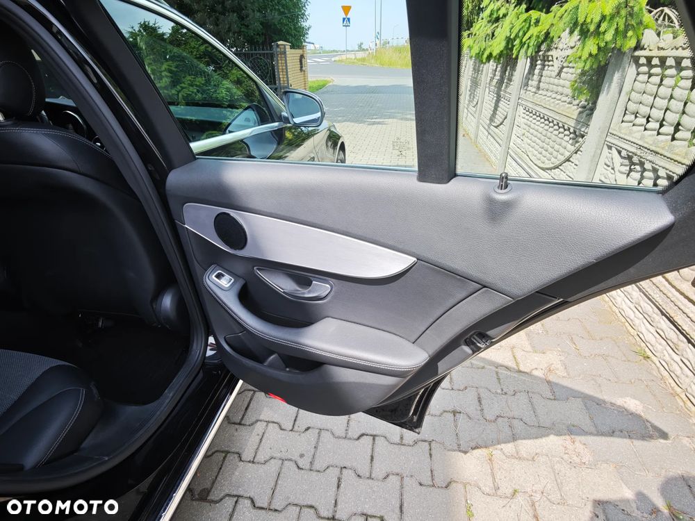 Mercedes-Benz Klasa C 180 9G-TRONIC - 33