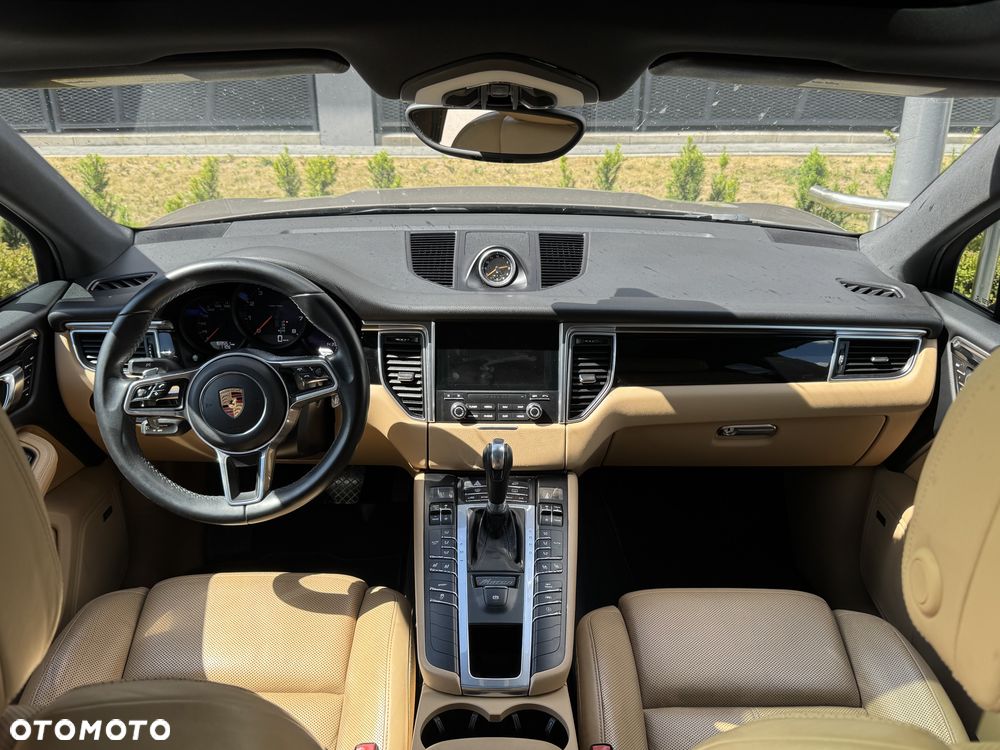 Porsche Macan - 11