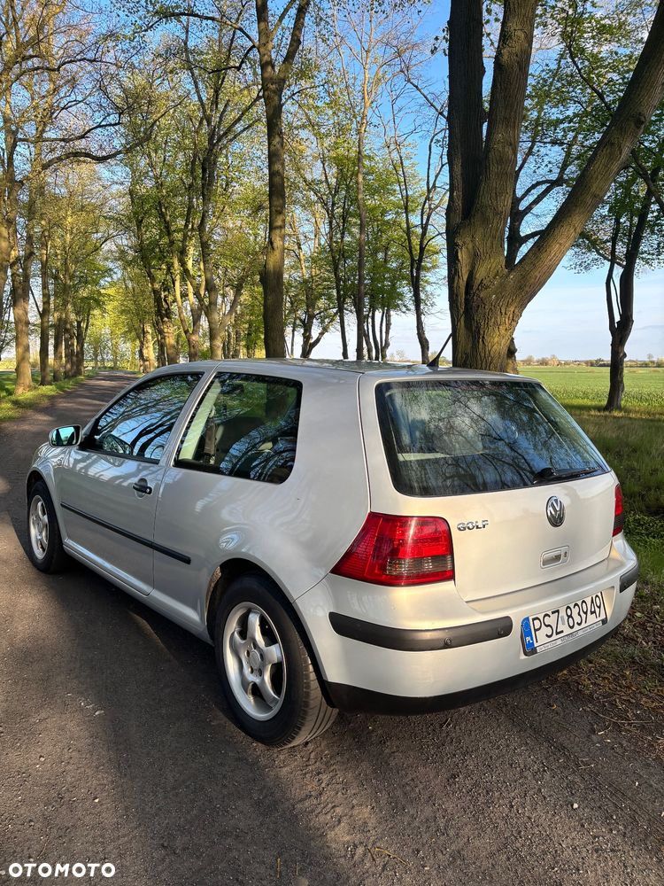 Volkswagen Golf - 4