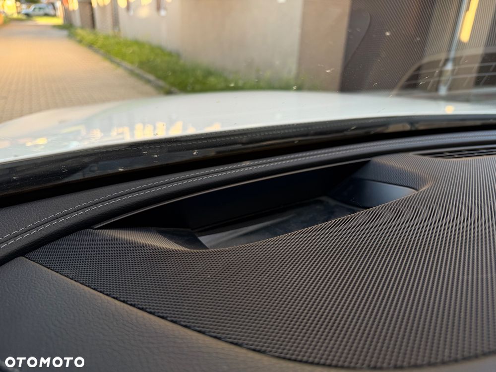 Mercedes-Benz Klasa E 220 d 4-Matic 9G-TRONIC - 30