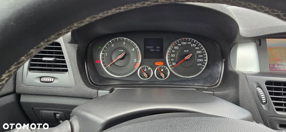 Renault Laguna dCi 180 FAP GT - 15