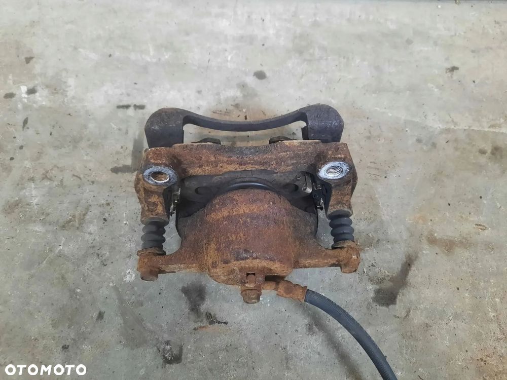 ZACISK LEWY PRZÓD PRZEDNI LEWY FIAT 500 - 5