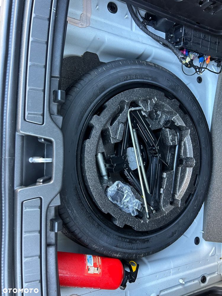 Volvo XC 40 T5 AWD Momentum Pro - 17