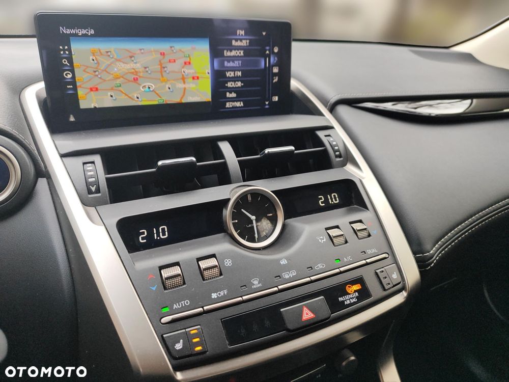 Lexus NX 300h Business Edition AWD - 19