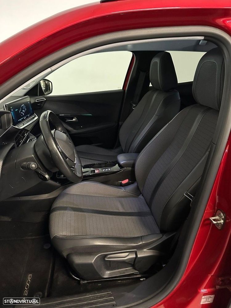 Peugeot e-2008 Allure - 10