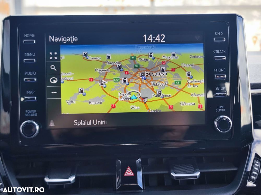 Toyota Corolla 1.8 HSD Business - 28