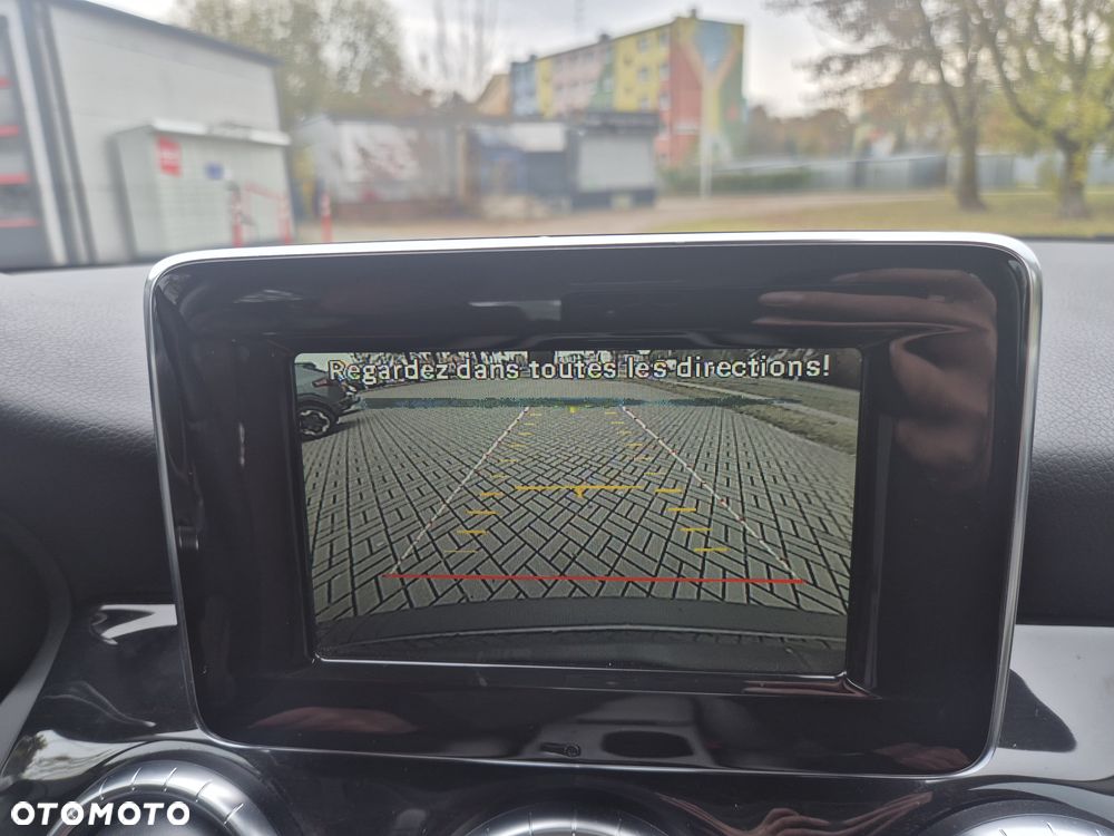 Mercedes-Benz CLA 200 7G-DCT UrbanStyle Edition - 18