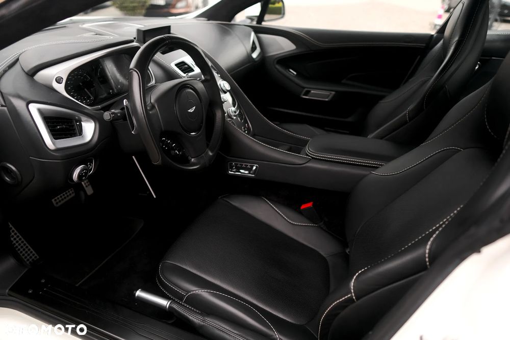 Aston Martin Vanquish - 28