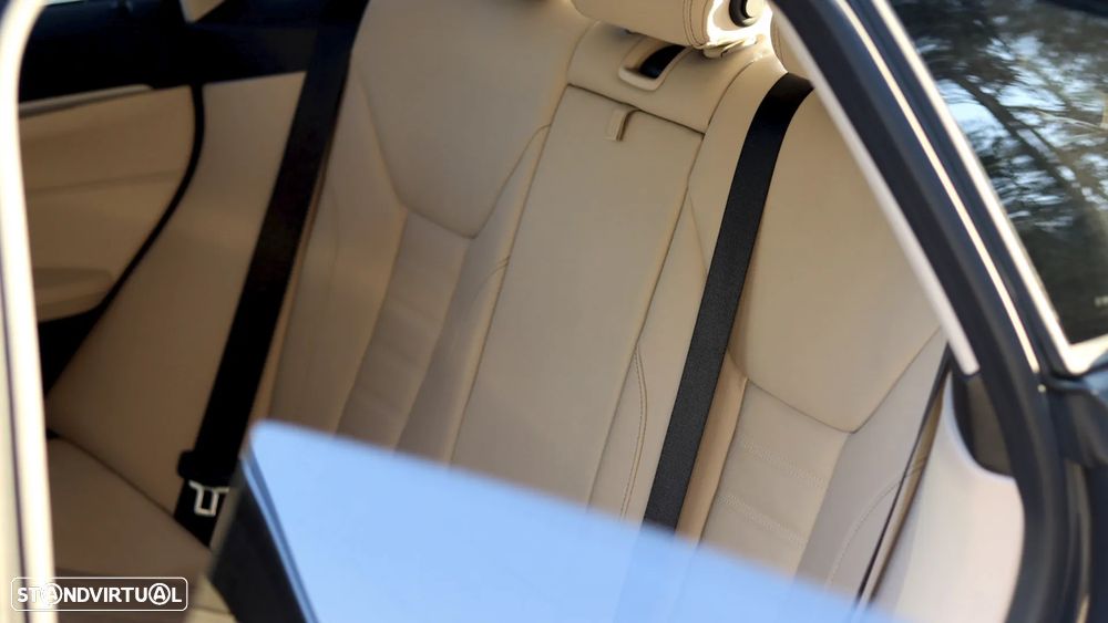 BMW i4 - 14