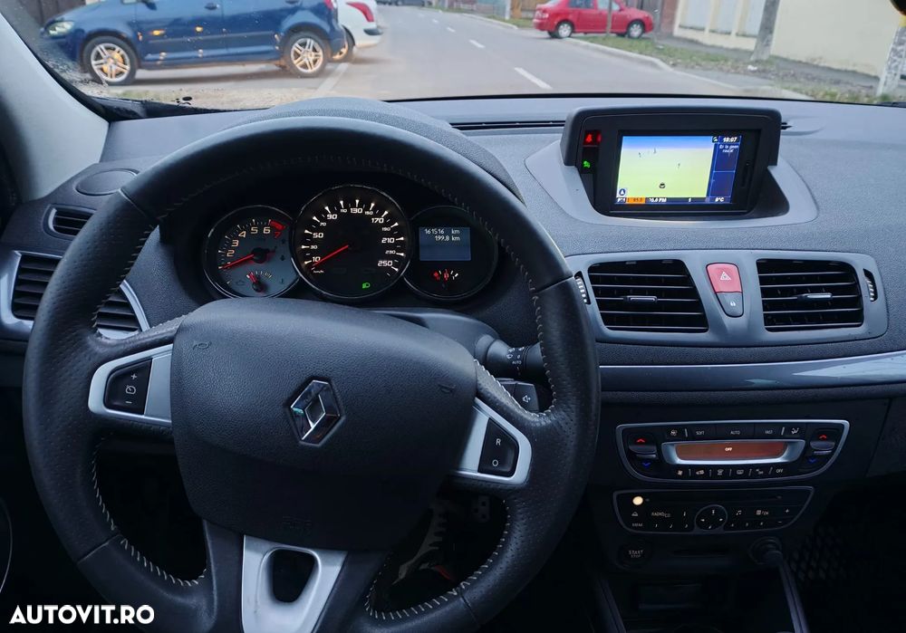 Renault Megane TCe 130 Luxe - 8