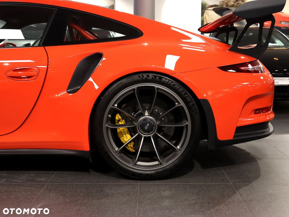 Porsche 911 GT3 RS - 12