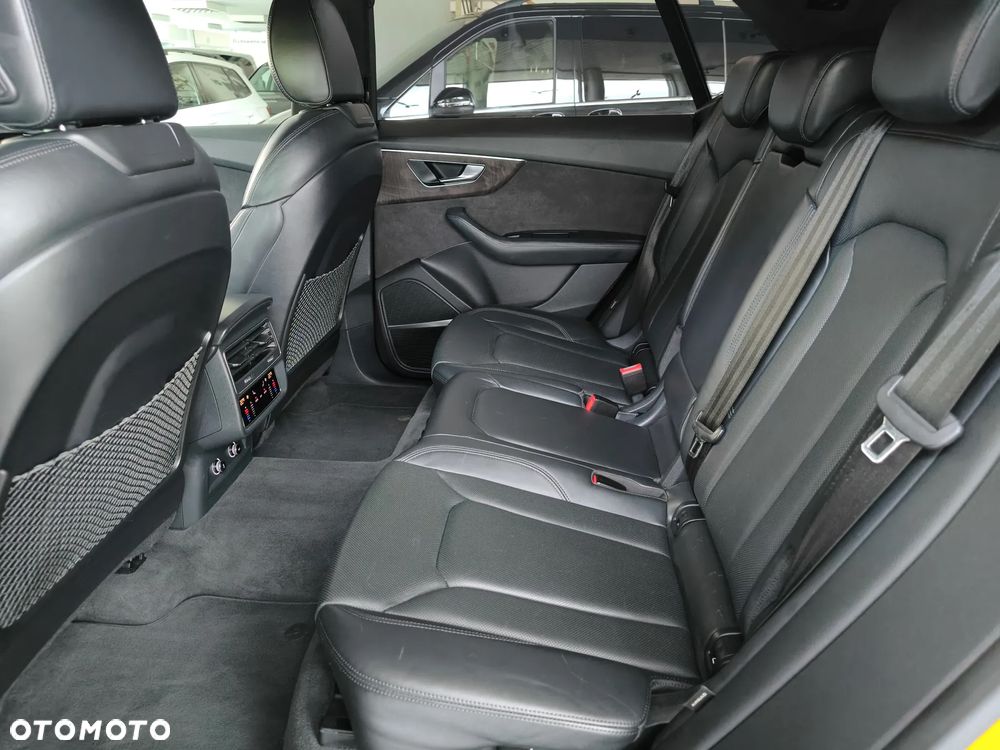 Audi Q8 - 17