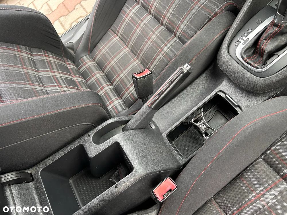 Volkswagen Golf VI 2.0 TSI GTI DSG - 27