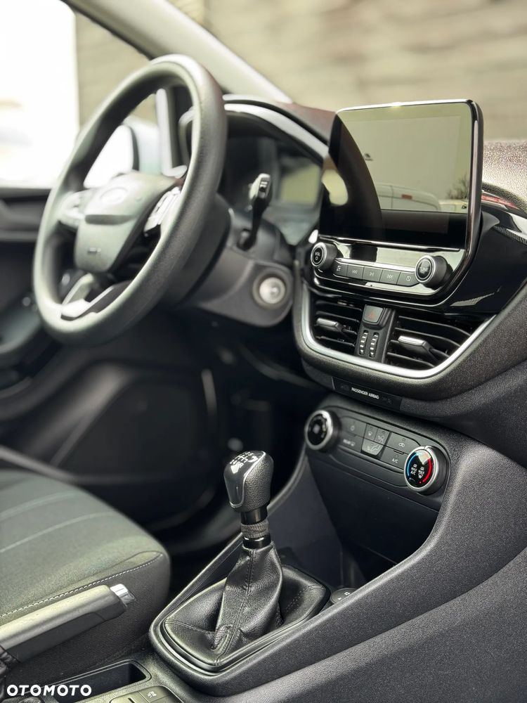 Ford Fiesta - 25
