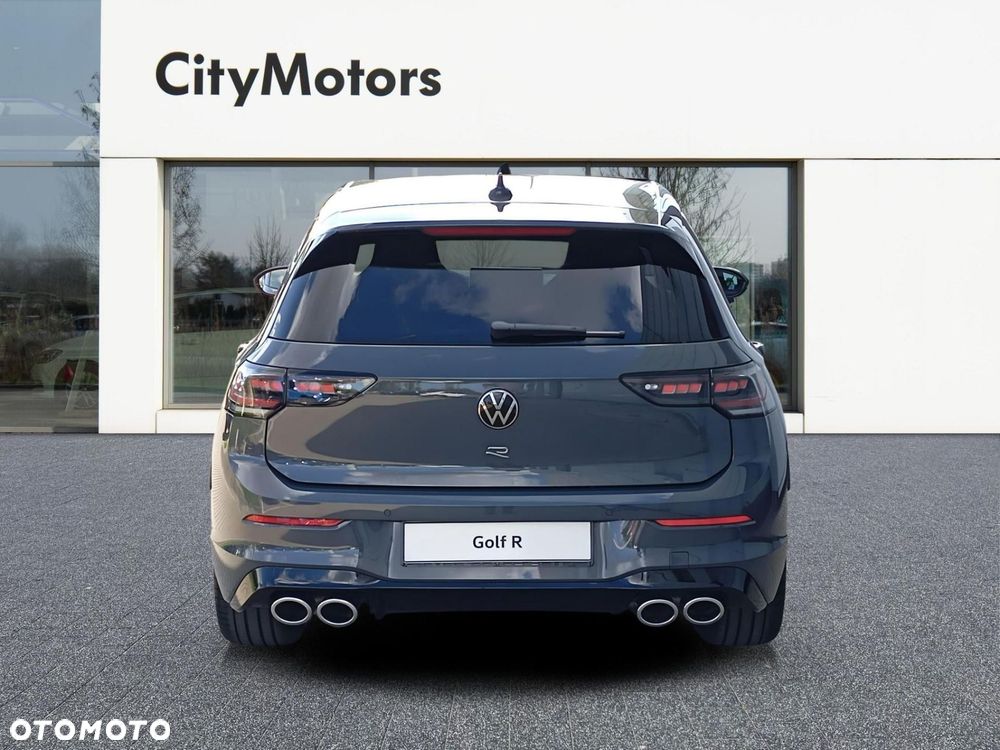 Volkswagen Golf - 6