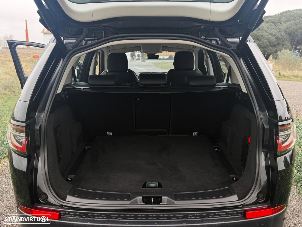 Land Rover Discovery Sport P300e Dynamic SE - 10