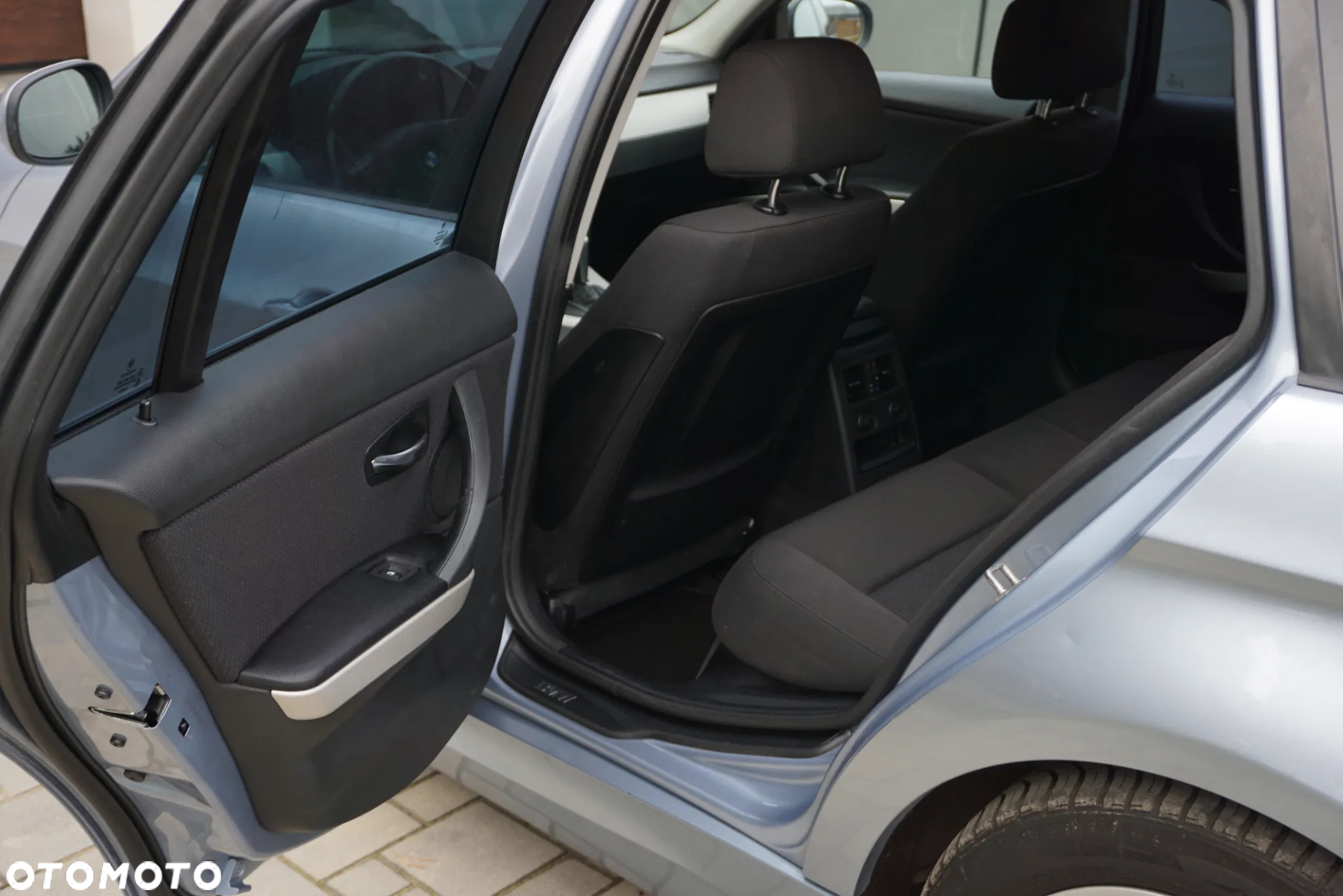 BMW Seria 3 318d DPF Touring - 15