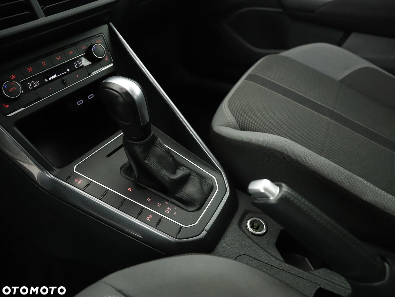 Volkswagen Polo 1.0 TSI Highline DSG - 17