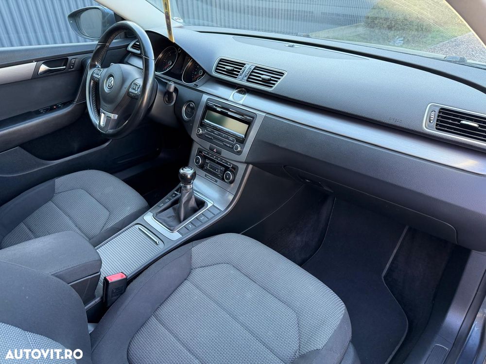 Volkswagen Passat 2.0 TDI Comfortline - 8