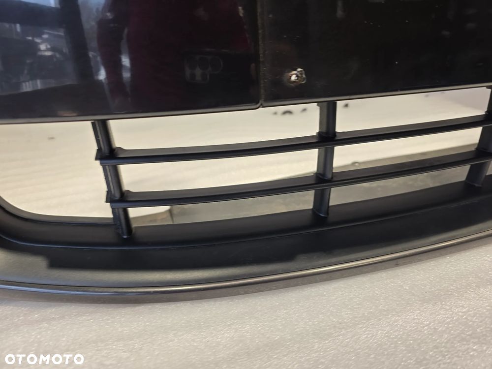 SKODA SUPERB III 3 3T0 08-13 ZDERZAK PRZEDNI PRZÓD BEZ SPRYSKÓW I BEZ PDC + KRATKA ŚRODKOWA , NR 3T0807221 , NR AUKCJI NZ1794 - 12