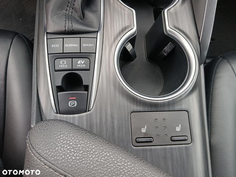 Toyota Camry 2.5 Hybrid Executive CVT - 34