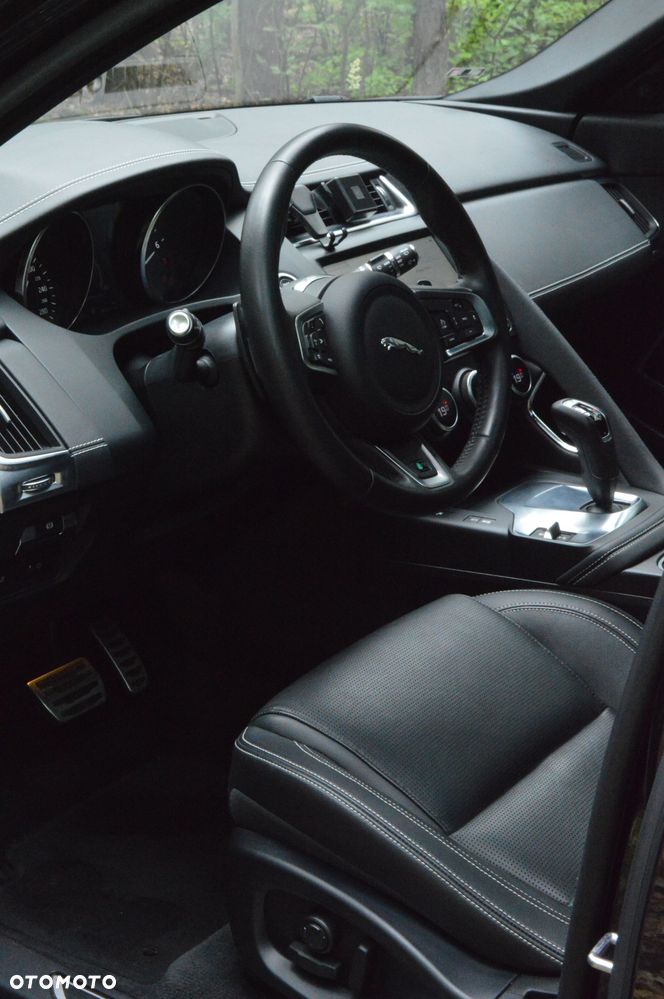 Jaguar E-Pace - 6