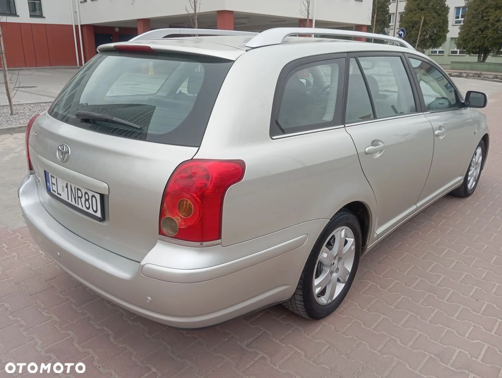 Toyota Avensis - 4