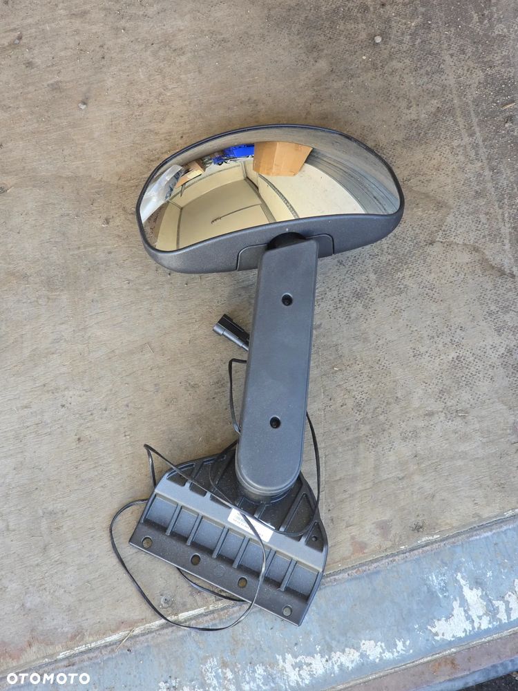 Lusterko zewnętrzne prawe (rampowe) IVECO - 1