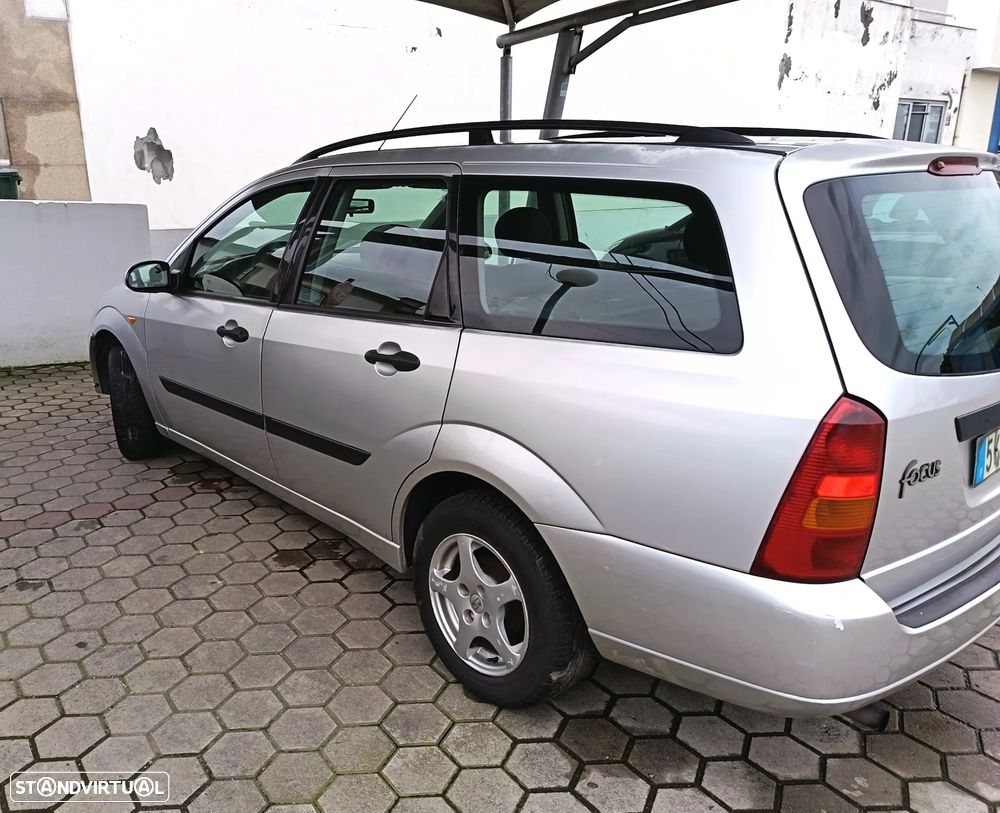 Ford Focus SW 1.4 Ambiente - 5
