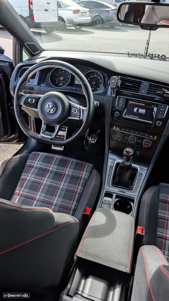 VW Golf 2.0 TSi GTi - 11