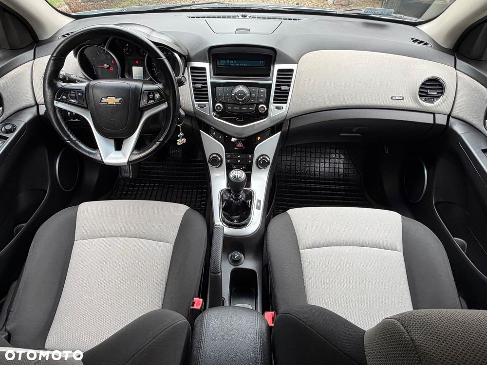 Chevrolet Cruze 1.6 - 15