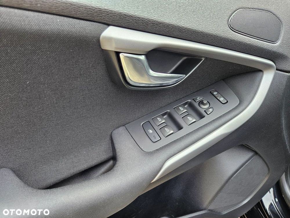 Volvo V40 T4 Kinetic - 11