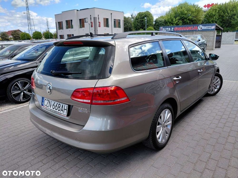 Volkswagen Passat - 8