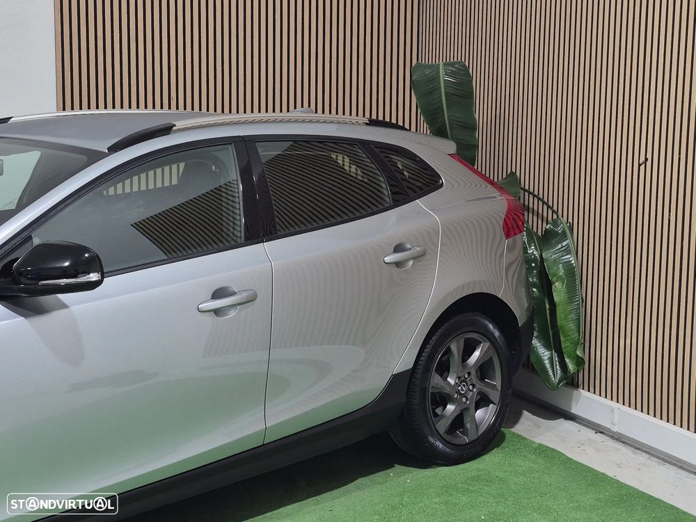 Volvo V40 Cross Country 1.6 D2 Momentum Powershift - 4