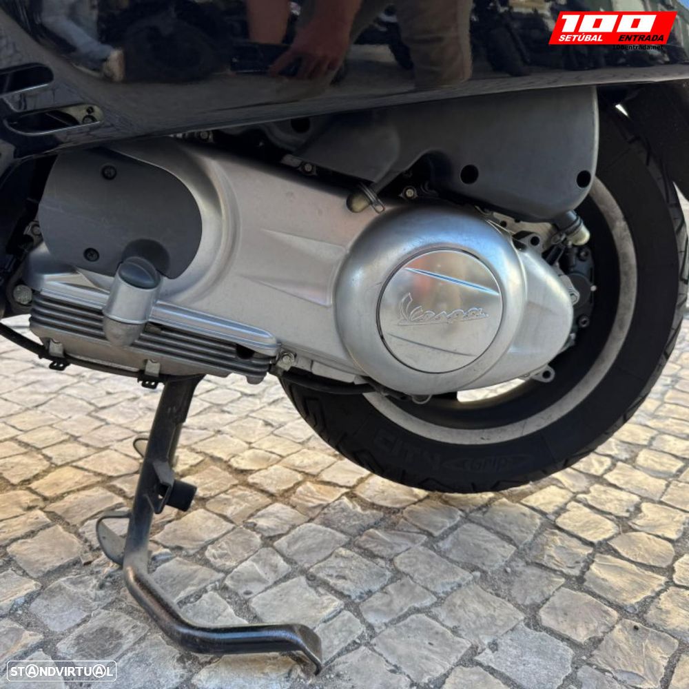 Piaggio Vespa GTS Supersport 300 - 23
