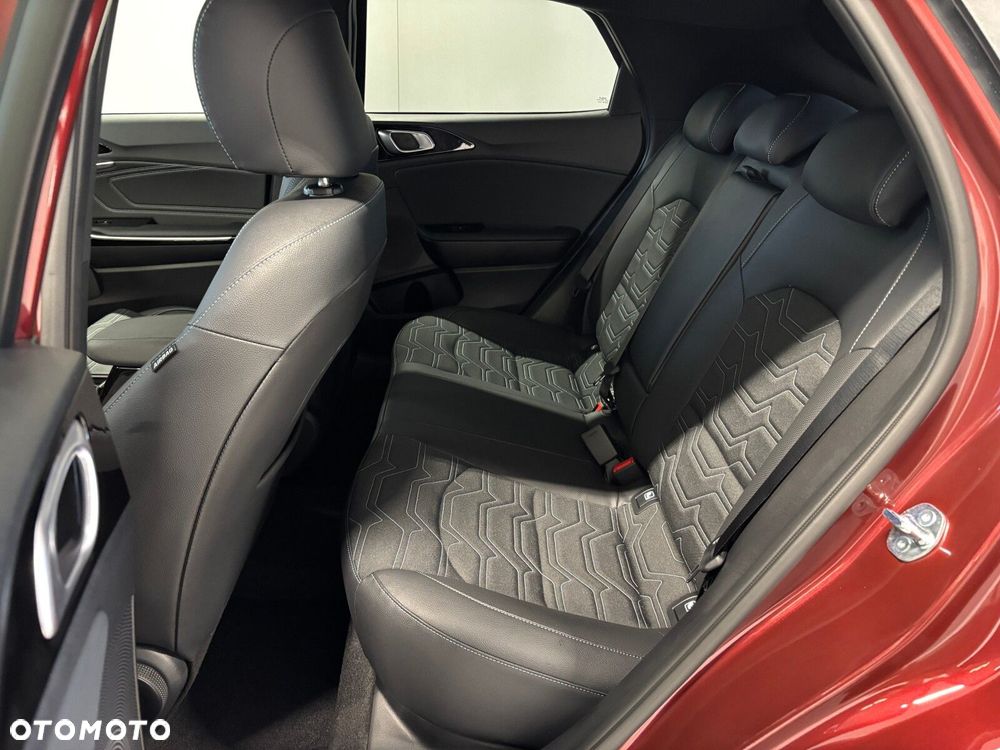 Kia XCeed - 11